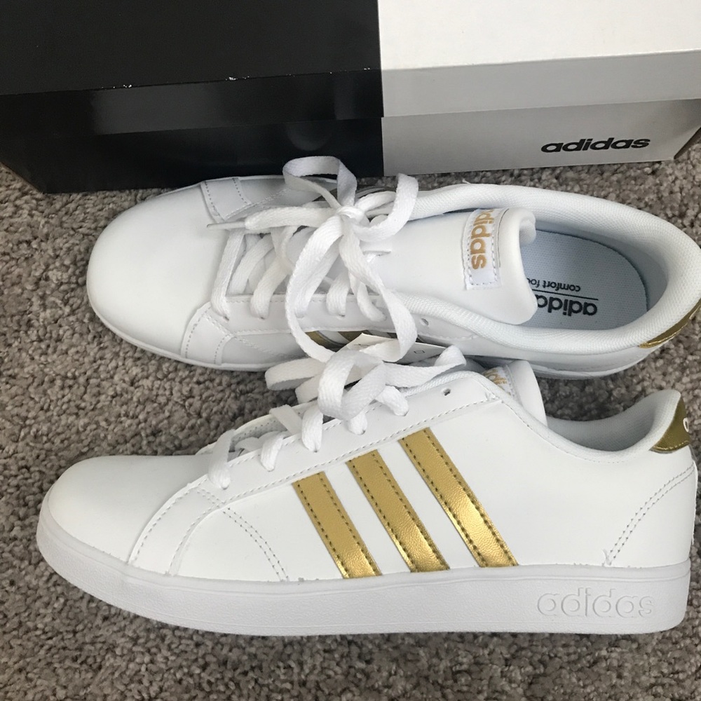 NWB Adidas Baseline Sneakers
